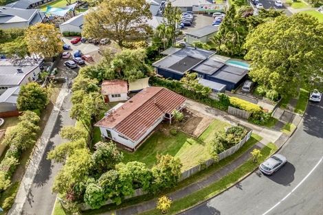 Photo of property in 27 Ray Small Drive, Papakura, 2110