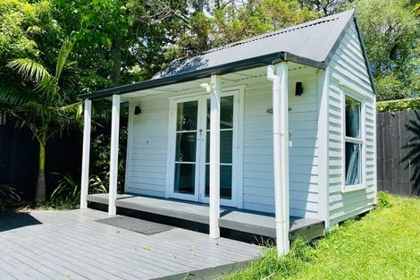 Photo of property in 6 Wainoni Avenue, Point Chevalier, Auckland, 1022