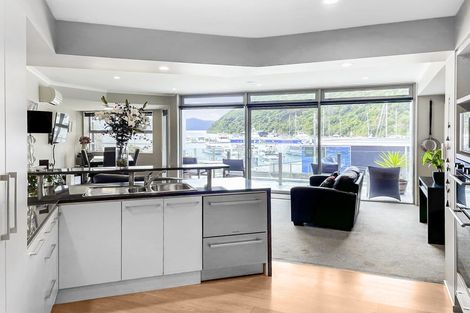 Photo of property in Oxleys Rock Apartments, 205/6 London Quay, Picton, 7220