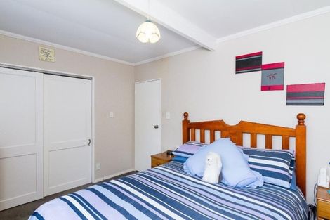 Photo of property in 32 Holborn Drive, Stokes Valley, Lower Hutt, 5019