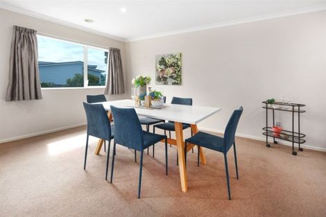 Photo of property in 4 Tongariro Drive, Aotea, Porirua, 5024