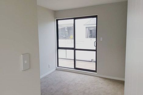 Photo of property in 16 Takutai Avenue, Bucklands Beach, Auckland, 2012