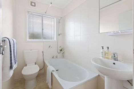 Photo of property in 1/34 Mayfield Road, Glenfield, Auckland, 0629