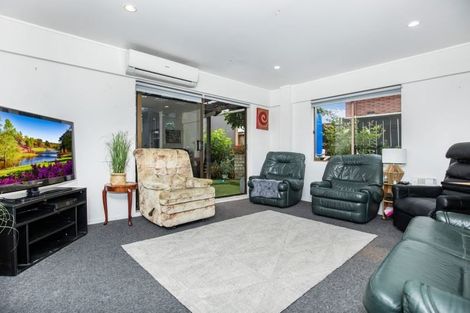 Photo of property in 19 Domain Road, Weymouth, Auckland, 2103