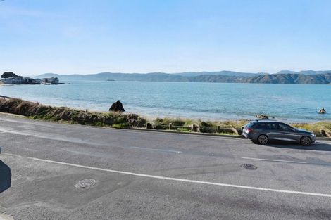 Photo of property in 165 Marine Parade, Seatoun, Wellington, 6022