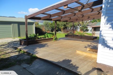 Photo of property in 140 Commercial Street, Takaka, 7110