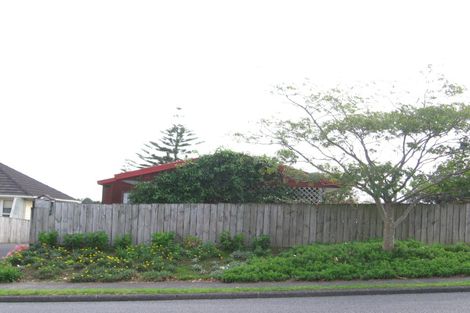 Photo of property in 152 Edmonton Road, Te Atatu South, Auckland, 0610