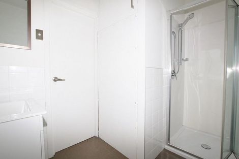 Photo of property in 77 West Harbour Drive, West Harbour, Auckland, 0618