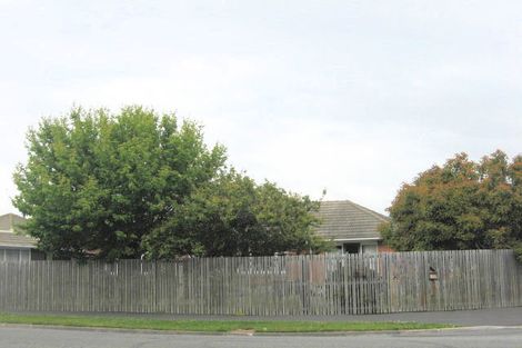 Photo of property in 83 Isleworth Road, Bishopdale, Christchurch, 8053