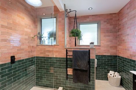 Photo of property in 19 Pingau Street, Paekakariki, 5034
