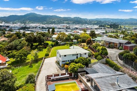 Photo of property in 11 Mountain Road, Morningside, Whangarei, 0110