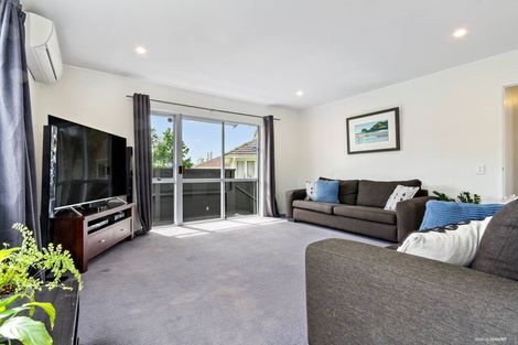 Photo of property in 1/12 Brookfield Road, Te Atatu Peninsula, Auckland, 0610