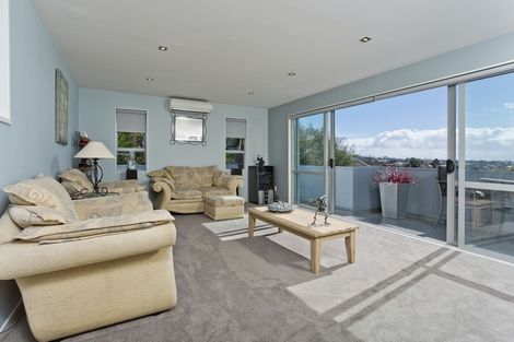 Photo of property in 589d East Coast Road, Browns Bay, Auckland, 0632