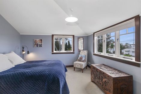 Photo of property in 1 Wicklow Road, Narrow Neck, Auckland, 0622