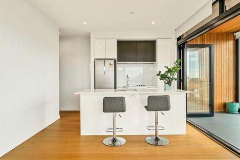 Photo of property in Frank Sargeson Apts, 403/74 Anzac Street, Takapuna, Auckland, 0622