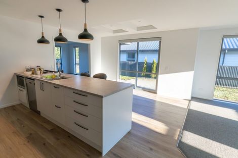 Photo of property in 3 Field View, Bradford, 9011