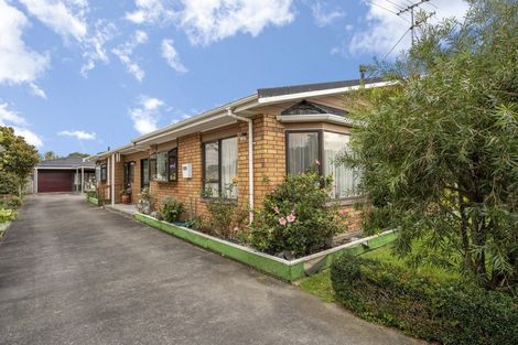 Photo of property in 32 Eruini Street, Waikanae Beach, Waikanae, 5036