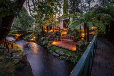 Photo of property in Chilcombe Homestead, 4 Medbury Terrace, Fendalton, Christchurch, 8041