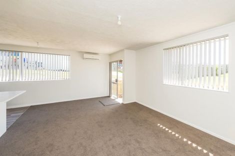Photo of property in 40a Karyn Street, Castlecliff, Whanganui, 4501