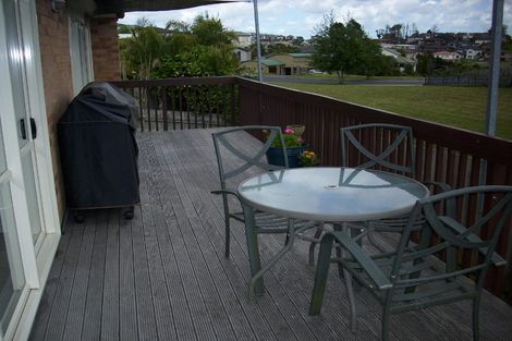 Photo of property in 39 Ponderosa Drive, Oteha, Auckland, 0632