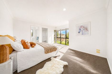 Photo of property in 20 Mackwell Road, Fairview Heights, Auckland, 0632