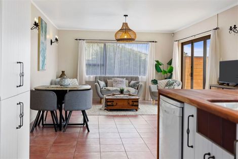 Photo of property in 320 Papamoa Beach Road, Papamoa Beach, Papamoa, 3118