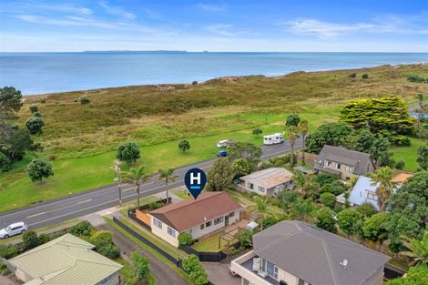 Photo of property in 320 Papamoa Beach Road, Papamoa Beach, Papamoa, 3118