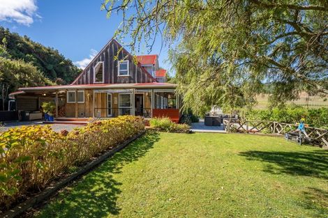 Photo of property in 330 Waitohu Valley Road, Otaki, 5583