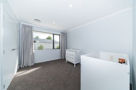 Photo of property in 5 Grand Oaks Drive, Awapuni, Palmerston North, 4412