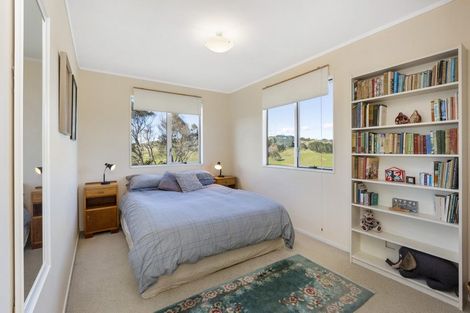 Photo of property in 4 Robertson Street, Raglan, 3225