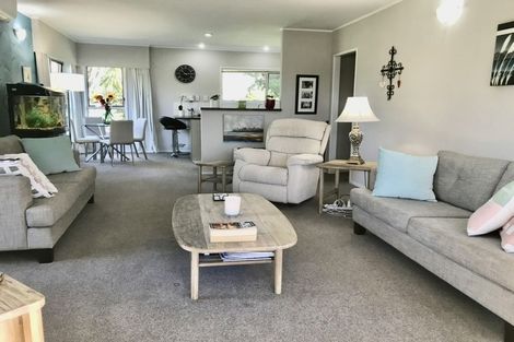 Photo of property in 1 Riverlea Avenue, Pakuranga, Auckland, 2010