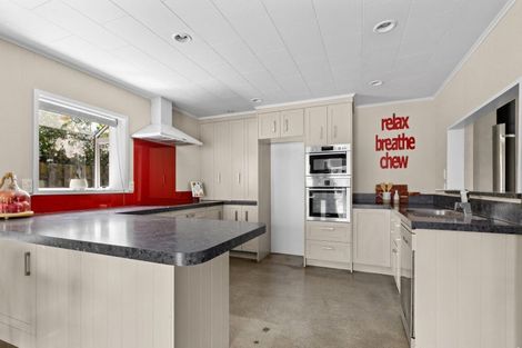 Photo of property in 37 Ngarimu Crescent, Taradale, Napier, 4112