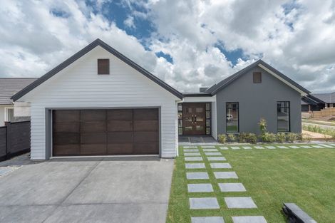 Photo of property in 4 Whare Roto Drive, Waipukurau, 4282