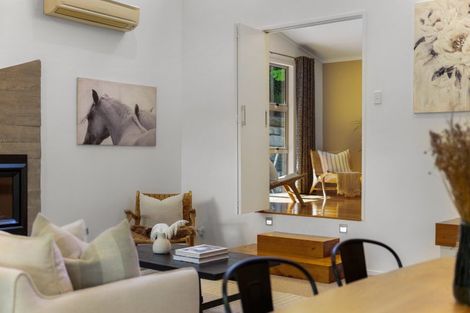 Photo of property in 1 Mcdonnell Road, Arrowtown, 9302