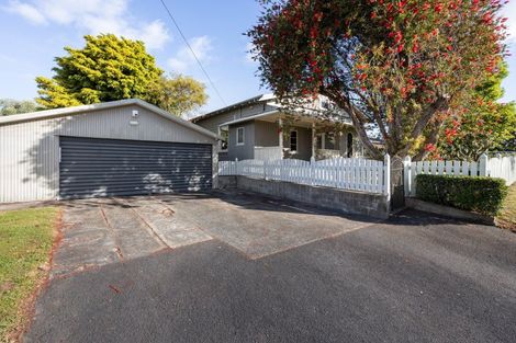 Photo of property in 31 Forest Lake Road, Forest Lake, Hamilton, 3200