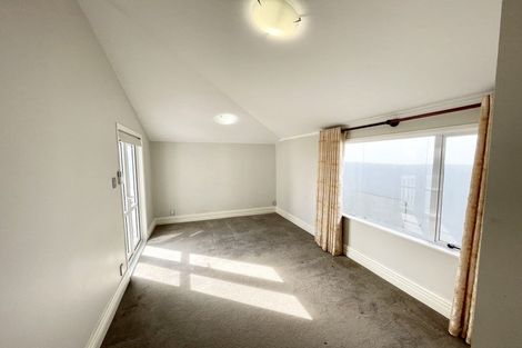 Photo of property in 165 Carlisle Road, Northcross, Auckland, 0632