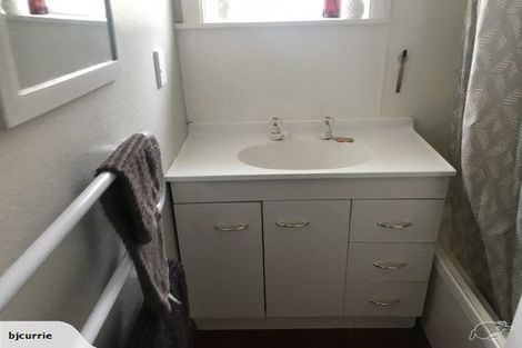 Photo of property in 8 Belfast Place, Roslyn, Palmerston North, 4414