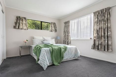 Photo of property in 2/58 Clevedon Road, Papakura, 2110