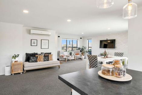 Photo of property in 28 Macdonald Heights, Feilding, 4702