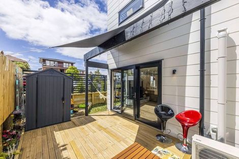 Photo of property in 1/11 Lewis Road, Pakuranga, Auckland, 2010