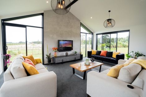 Photo of property in 450 Waitara Road, Huirangi, New Plymouth, 4373