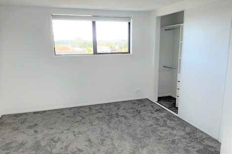 Photo of property in 9/59 Neil Avenue, Te Atatu Peninsula, Auckland, 0610