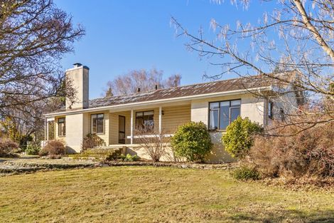 Photo of property in 261 Beacon Point Road, Wanaka, 9305