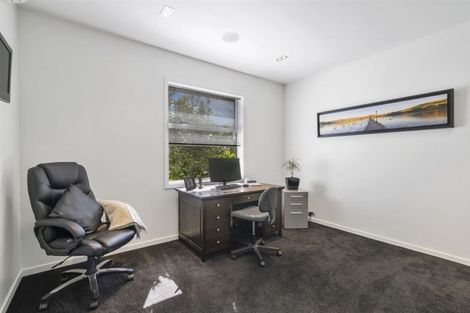 Photo of property in 31 Chateau Drive, Burnside, Christchurch, 8053