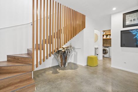 Photo of property in 221 Houghton Bay Road, Houghton Bay, Wellington, 6023