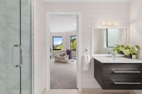 Photo of property in 23 Ngarahana Avenue, Paremoremo, Auckland, 0632