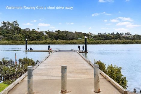 Photo of property in 22a Rewarewa Road, Te Atatu Peninsula, Auckland, 0610