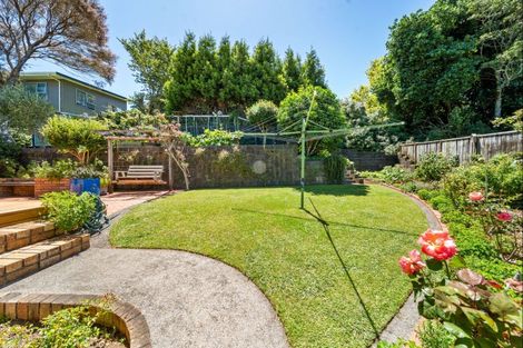 Photo of property in 9 Oawai Place, Marfell, New Plymouth, 4310