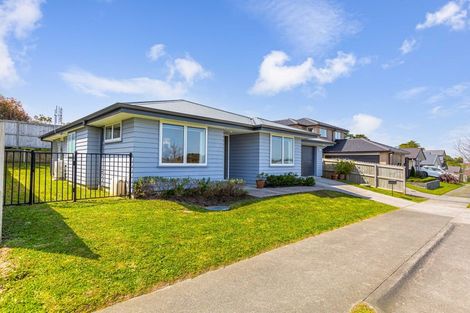 Photo of property in 36 Accolage Boulevard, Kumeu, 0810