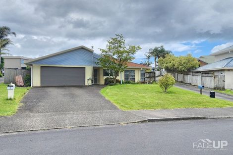 Photo of property in 9 Harbour Lights Close, West Harbour, Auckland, 0618